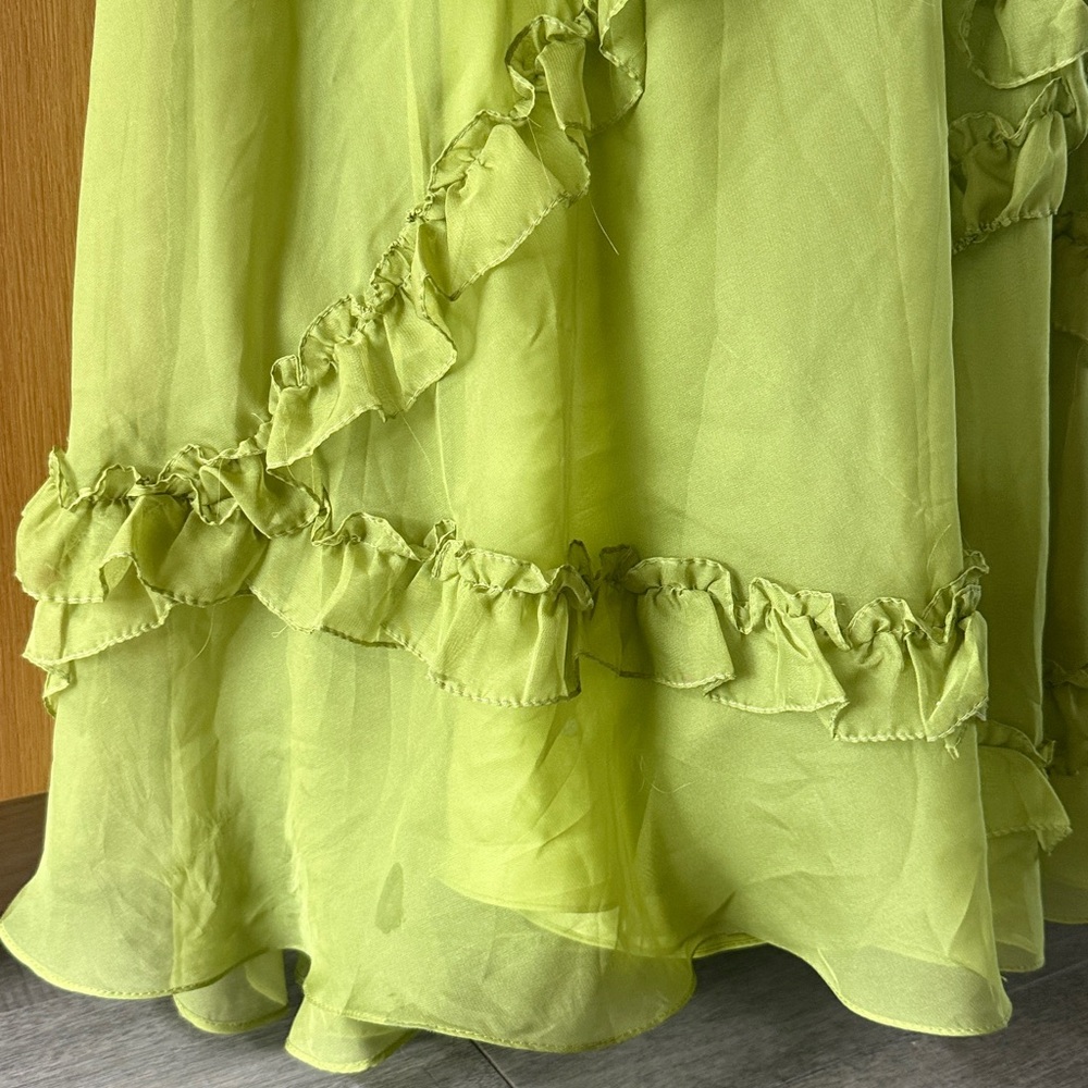 Mac Duggal Chiffon Cascading Ruffle Flutter Sleeve Gown Color Apple Green Size 4 - Picture 16 of 17